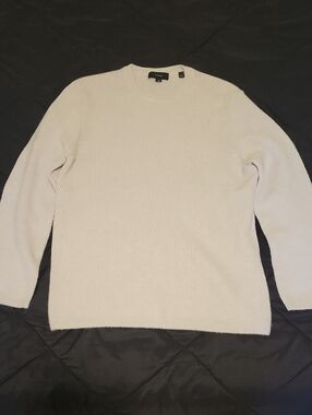 Vince Cream 100% Cashmere Crewneck Sweater